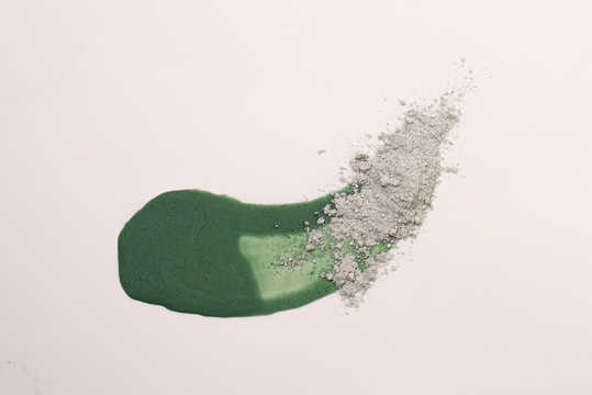 Mask with spirulina and collagen